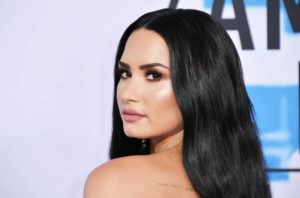 02-Demi-Lovato-ama-best-beauty-looks-2017-billboard-1548-1024x677